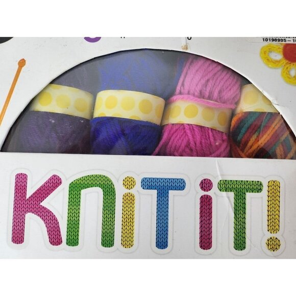 SPICEBOX Knit It Childrens Kids Activity Kit Seven Handmade Projects Craft Set - Picture 9 of 9